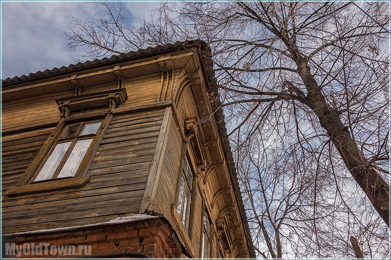 Старый деревянный дом. Улица Марата. Фото Нижнего Новгорода