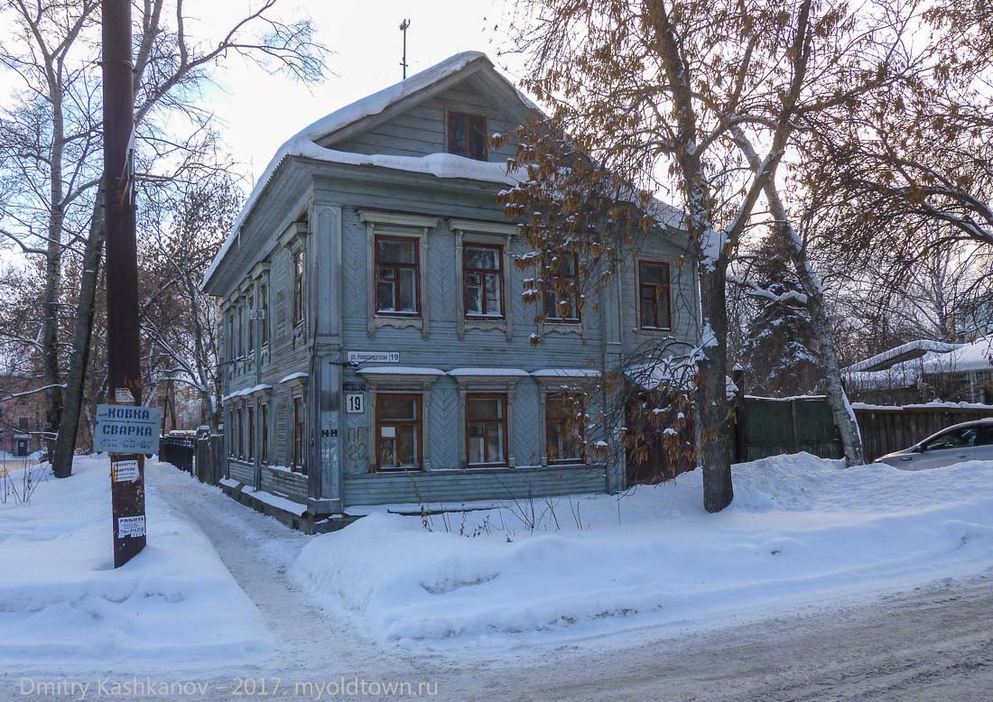 Улица Новосолдатская, д. 19. Деревянный двухэтажный дом
