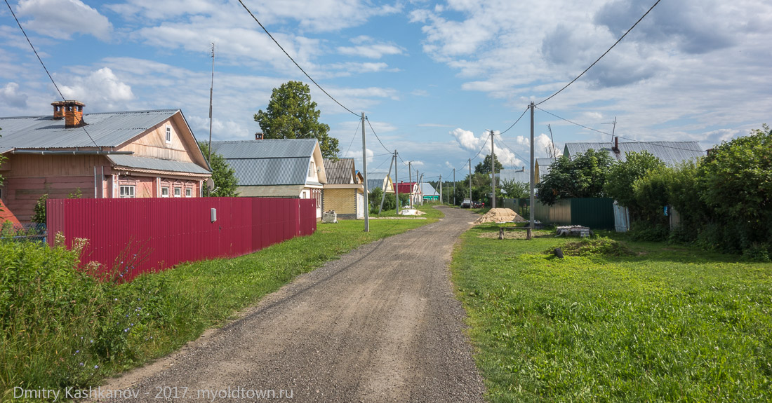 Деревня Шаньково. Главная улица. Летнее фото