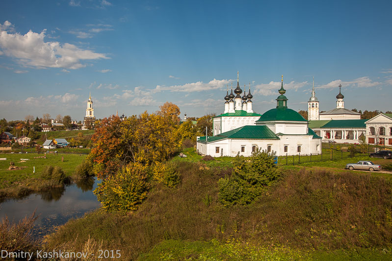 Суздальский Кремль. Вид с земляного вала на реку Каменка