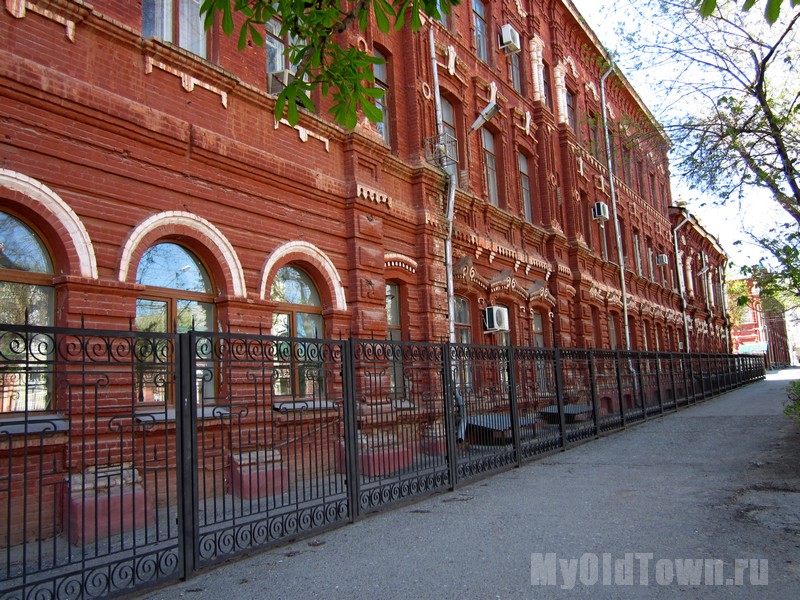Улица Академическая дом 1. Фото Волгограда.