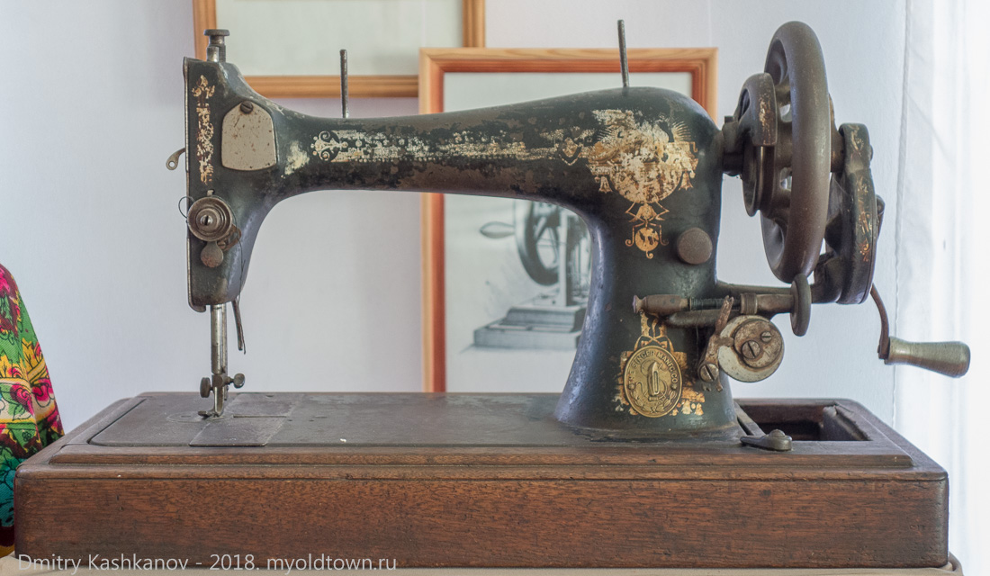 Ручная швейная машинка компании Зингер. 1912 год