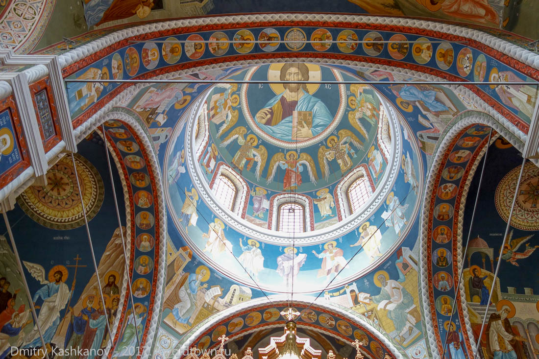 Главный купол собора Александра Невского на Стрелке