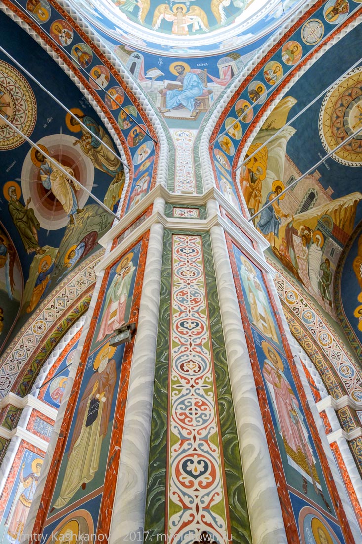 Орнаменты во внутреннем убранстве собора Александра Невского