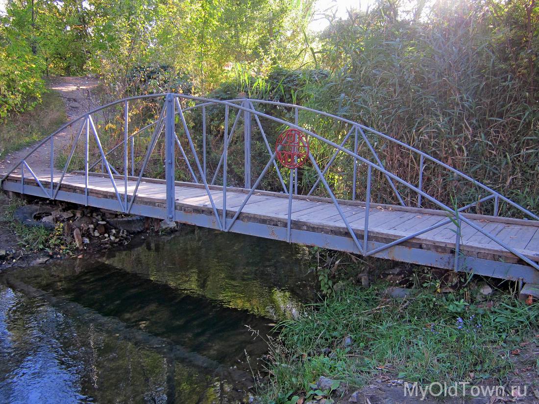 Мост через реку Царица около источника Иоанна Богослова