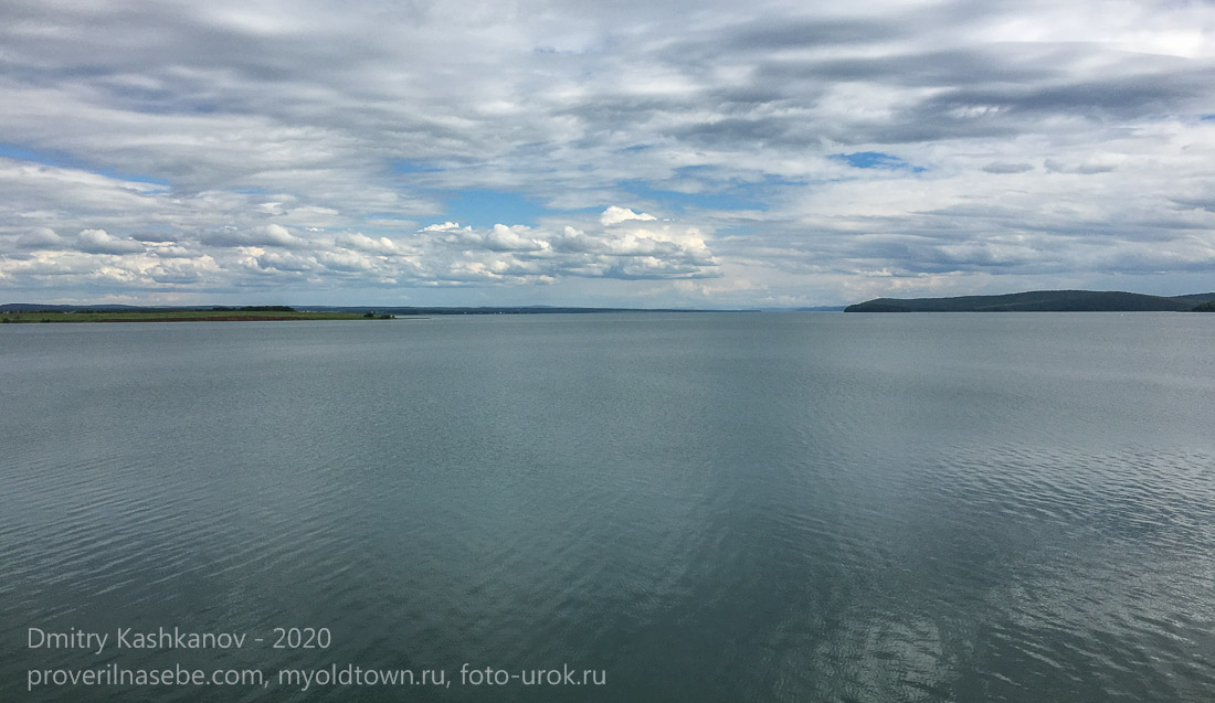 Иркутское водохранилище. Фото с плотины Иркутской ГЭС
