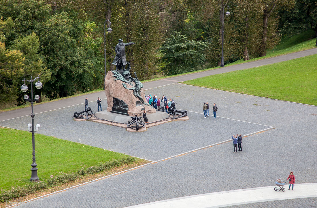 Памятник адмиралу С.О.Макарову. Кронштадт. Фото
