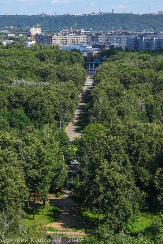 Фото Автозаводского парка. Главная аллея. Главный вход