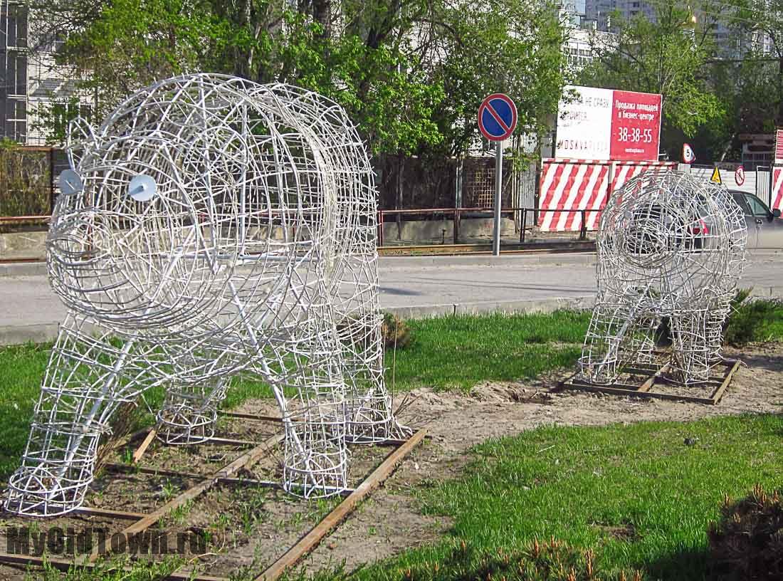 Сквер на Бакинской. Медведи. Весна 2015 года. Фото 