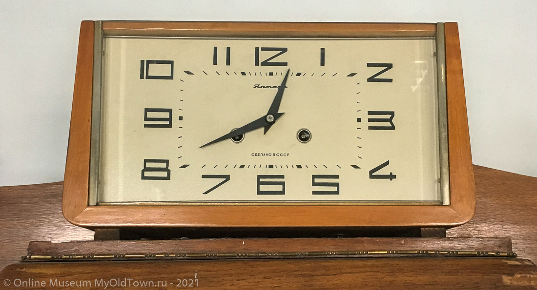 Часы Янтарь. Сделано в СССР